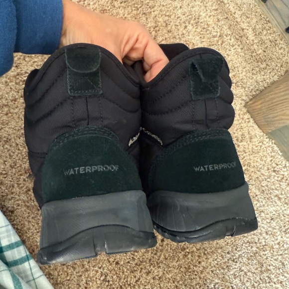 Columbia Men's Fairbanks Omni-Heat Boots - Black and Gray - Picture 7 of 10